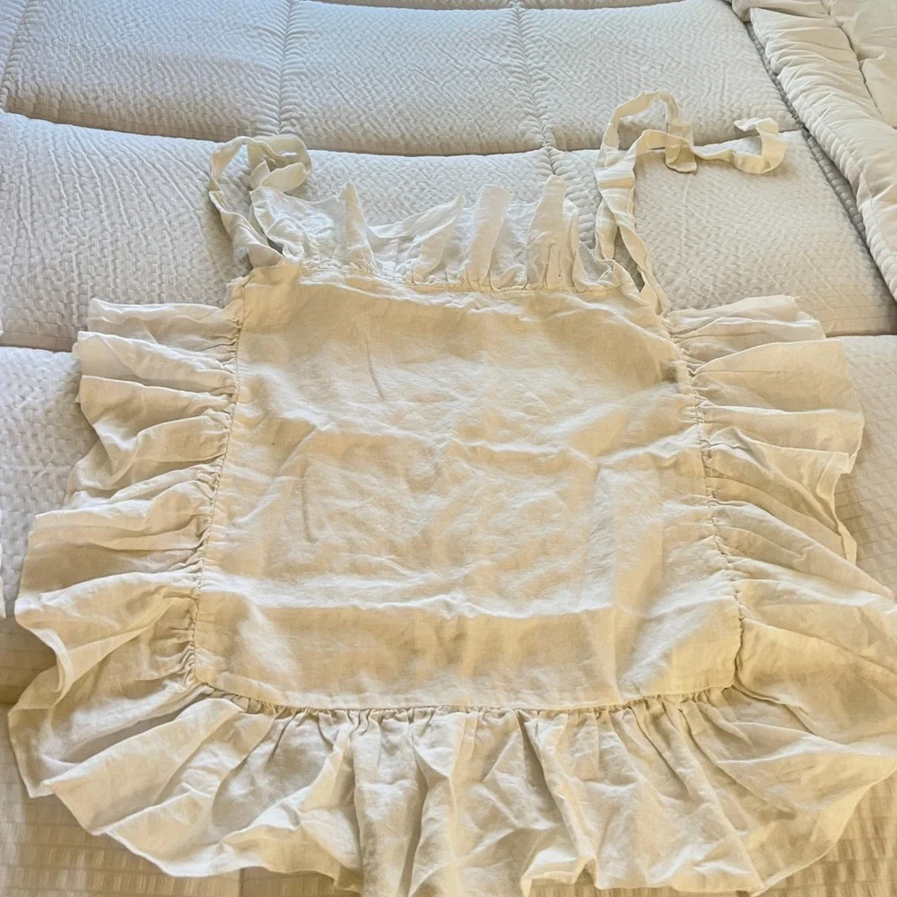 The White Linen Farmhouse brand white